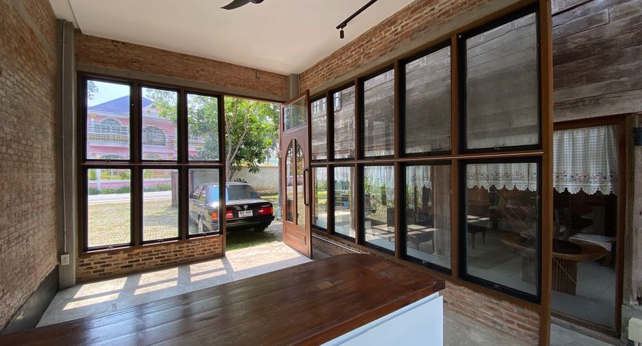 For sale 3 bedrooms house in San Kamphaeng, Chiang Mai