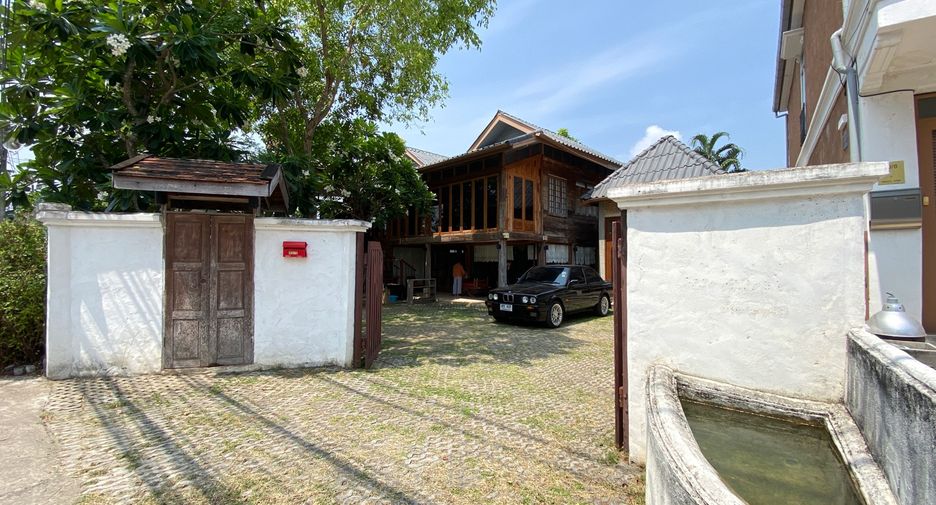 For sale 3 bedrooms house in San Kamphaeng, Chiang Mai