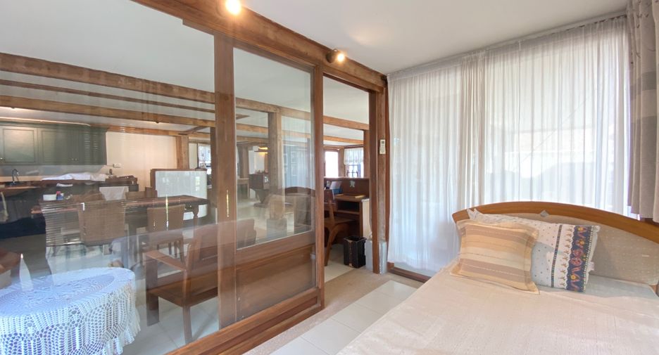 For sale 3 bedrooms house in San Kamphaeng, Chiang Mai