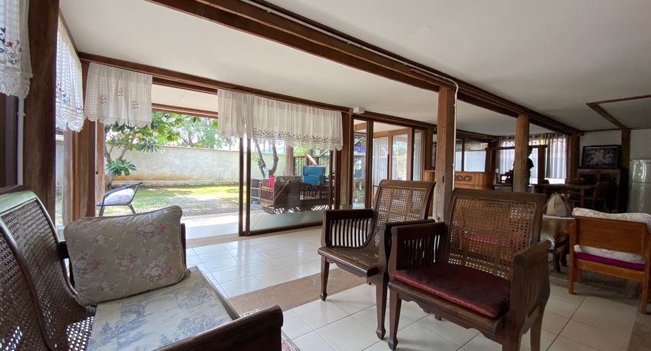 For sale 3 bedrooms house in San Kamphaeng, Chiang Mai