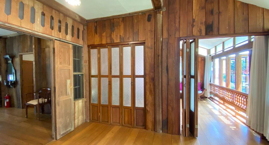 For sale 3 bedrooms house in San Kamphaeng, Chiang Mai