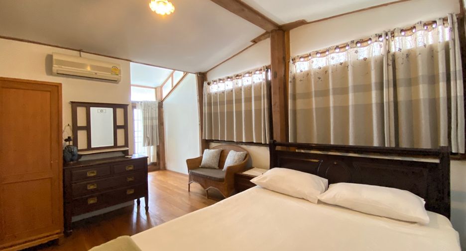 For sale 3 bedrooms house in San Kamphaeng, Chiang Mai