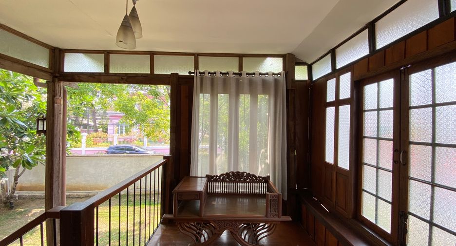 For sale 3 bedrooms house in San Kamphaeng, Chiang Mai