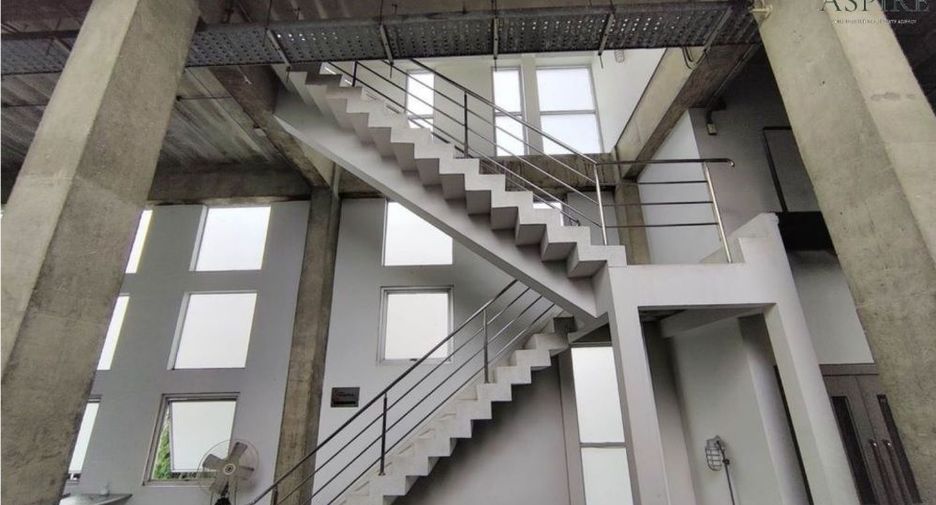 For sale 15 bed office in Watthana, Bangkok