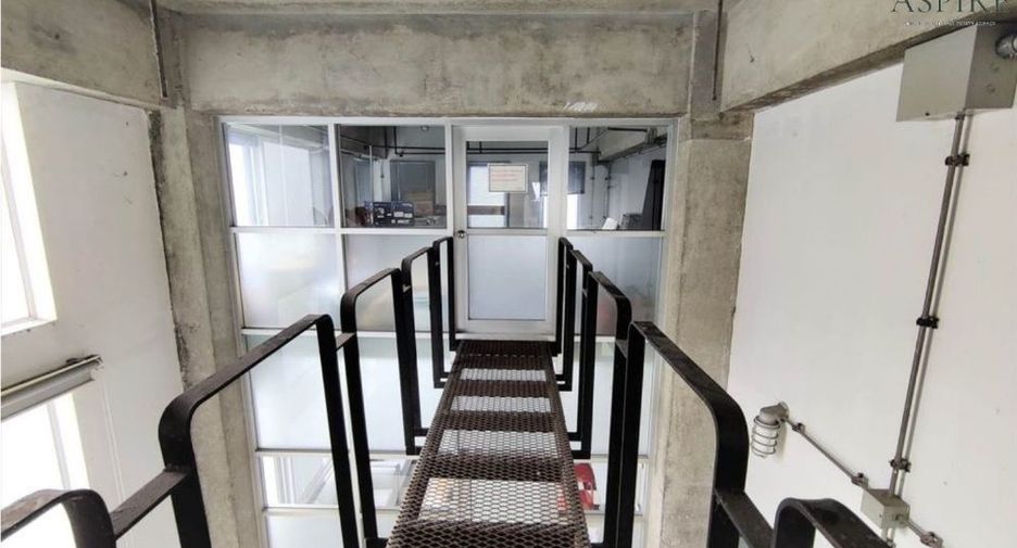 For sale 15 bed office in Watthana, Bangkok