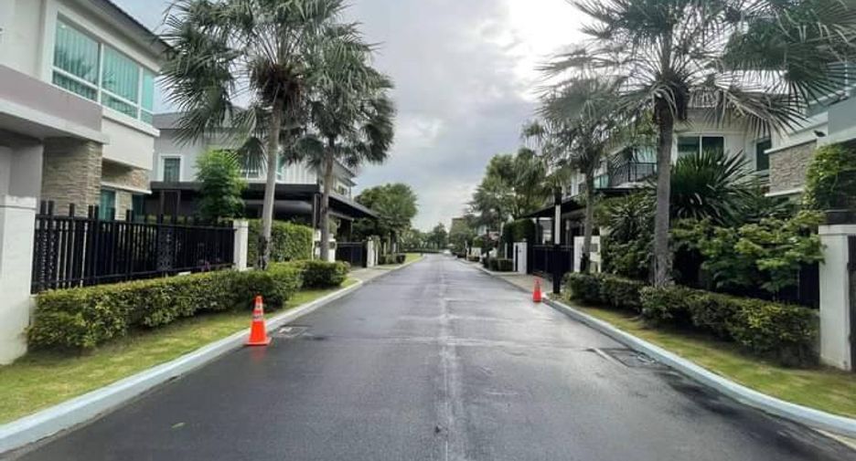 For rent 5 bedrooms house in Saphan Sung, Bangkok