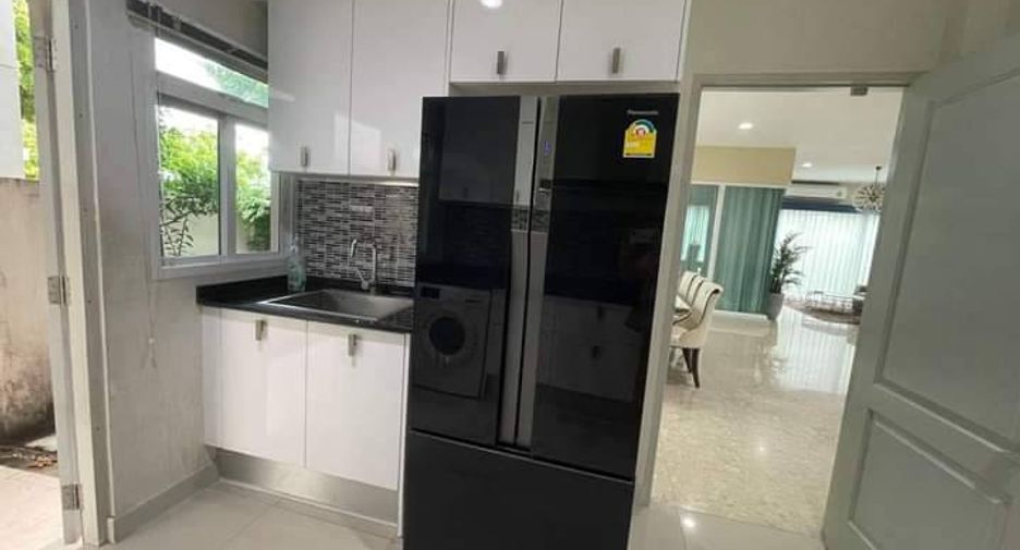 For rent 5 bedrooms house in Saphan Sung, Bangkok
