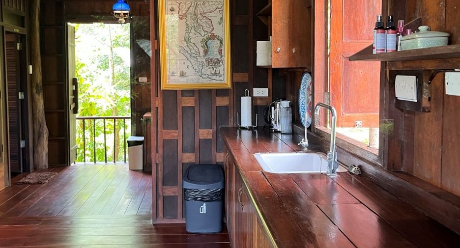 For sale 5 bedrooms hotel in Nuea Khlong, Krabi