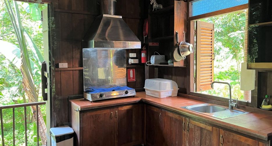 For sale 5 bedrooms hotel in Nuea Khlong, Krabi