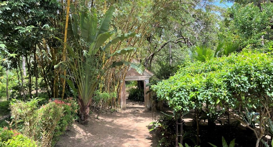 For sale 5 bedrooms hotel in Nuea Khlong, Krabi