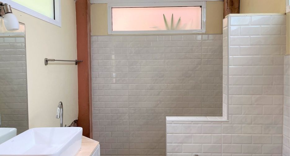 For sale 5 bedrooms hotel in Nuea Khlong, Krabi