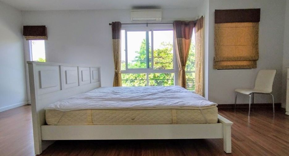 Casa en alquiler de 3 habitaciones en Bang Bo, Samut Prakan