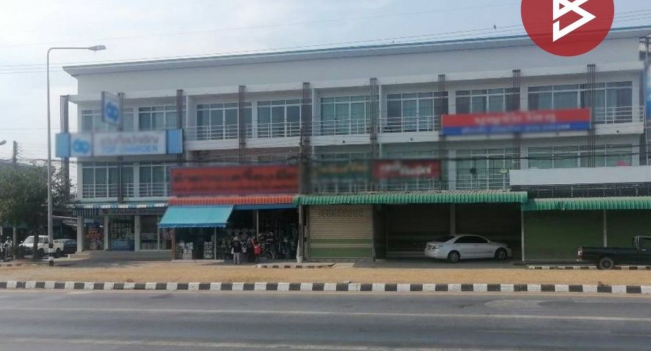 For sale 4 bed retail Space in Lamduan, Surin