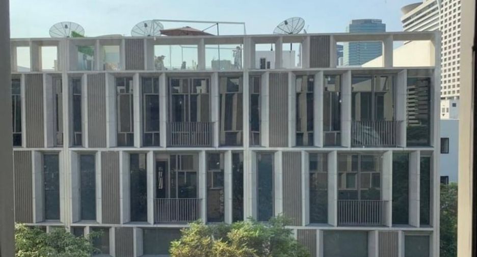 ให้เช่า 4 ห้องนอน บ้านเดี่ยว ใน วัฒนา, กรุงเทพฯ