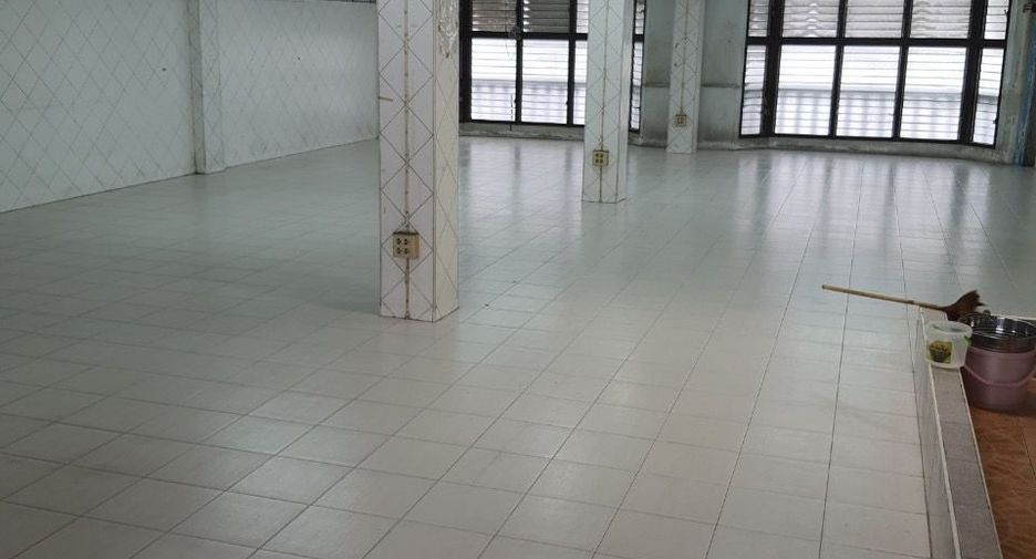 For rent そして for sale retail Space in Din Daeng, Bangkok