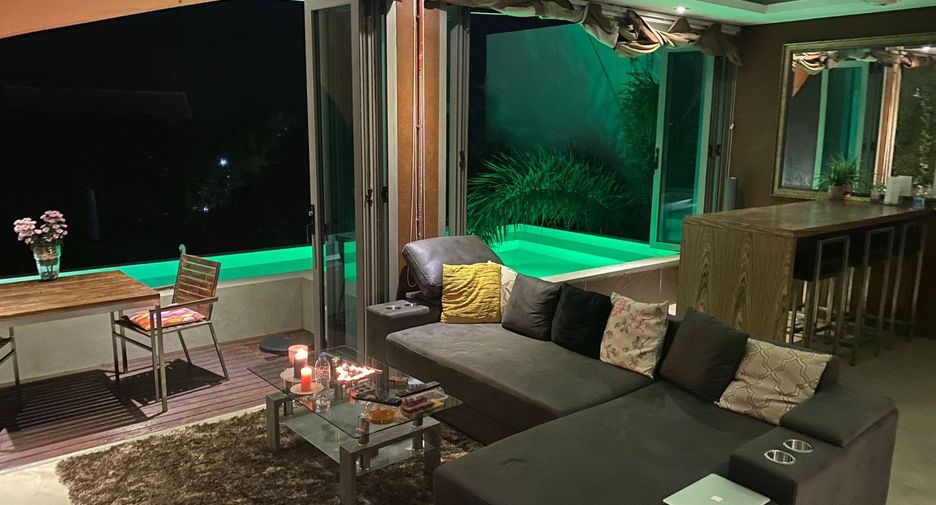 For rent 4 bedrooms villa in Mueang Phuket, Phuket