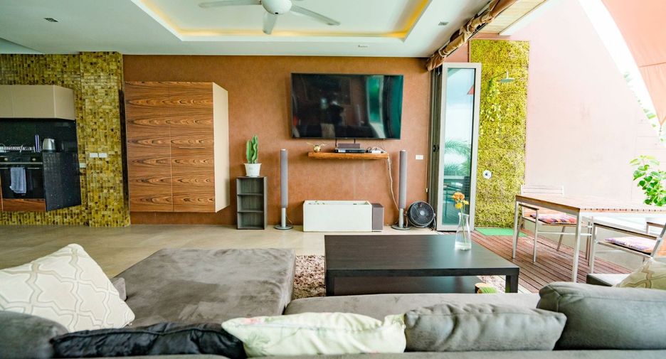 For rent 4 bedrooms villa in Mueang Phuket, Phuket