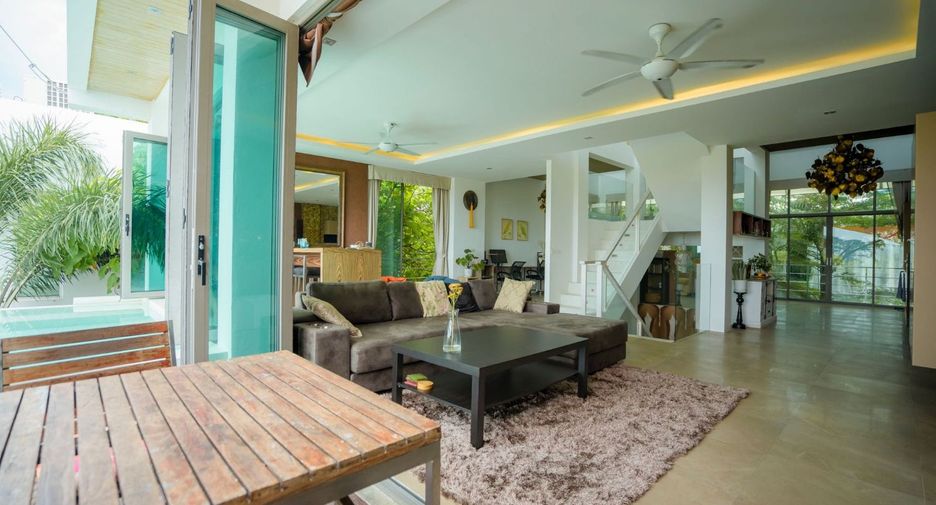 For rent 4 bedrooms villa in Mueang Phuket, Phuket