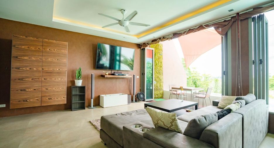 For rent 4 bedrooms villa in Mueang Phuket, Phuket