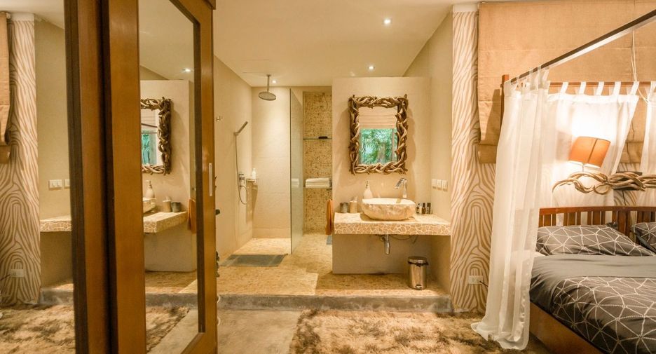 For rent 4 bedrooms villa in Mueang Phuket, Phuket