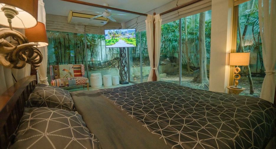For rent 4 bedrooms villa in Mueang Phuket, Phuket