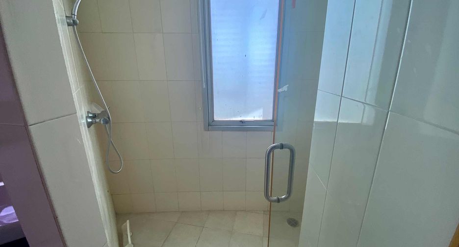 Wohnung zur Miete und zum Kauf mit 3 Zimmer in Watthana, Bangkok