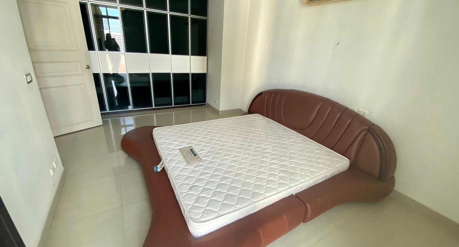 Wohnung zur Miete und zum Kauf mit 3 Zimmer in Watthana, Bangkok