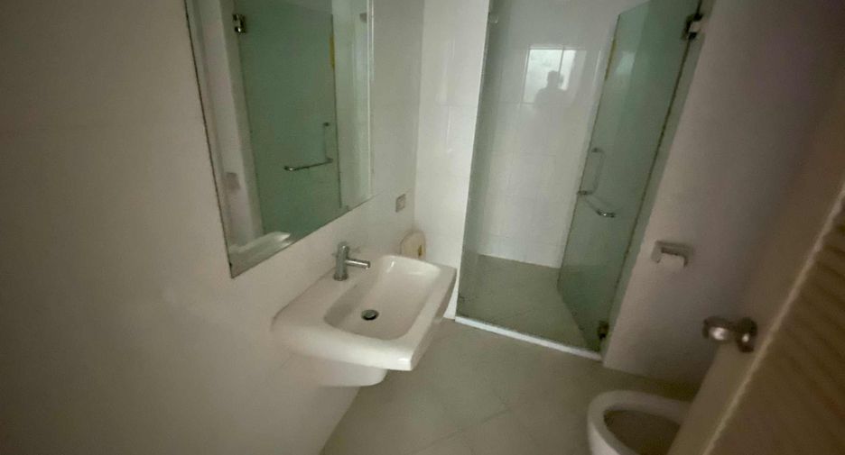 Wohnung zur Miete und zum Kauf mit 3 Zimmer in Watthana, Bangkok