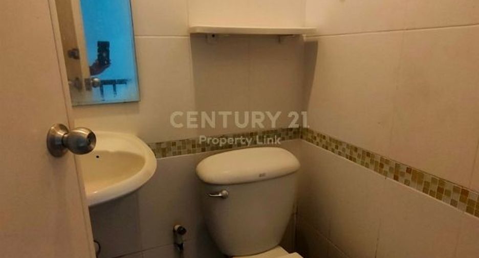 For rent 3 bedrooms townhouse in Chatuchak, Bangkok