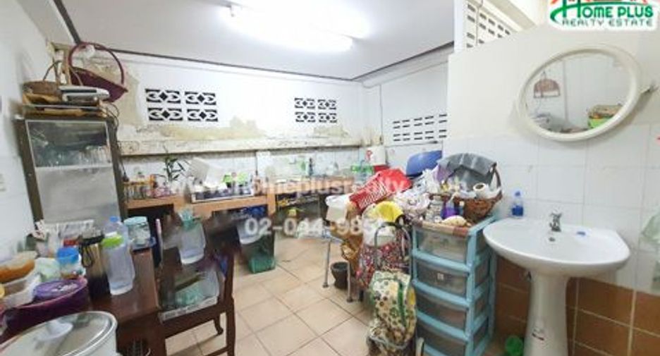 Gewerbefläche zum Kauf mit 3 Zimmer in Sathon, Bangkok