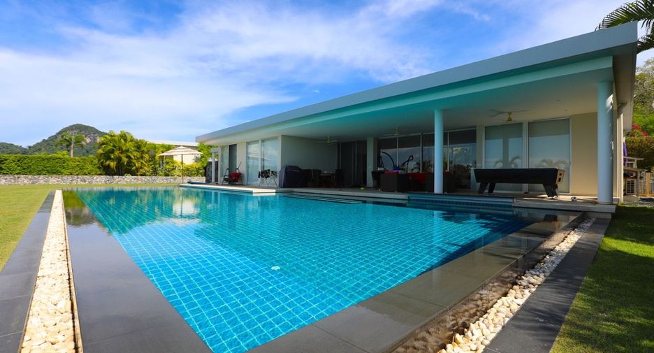 For rent そして for sale 5 Beds house in Bang Saray, Pattaya