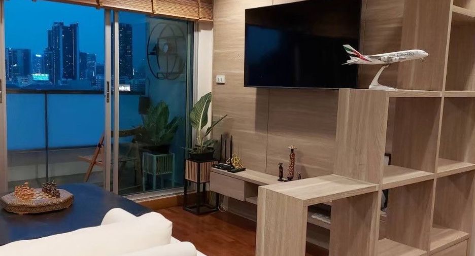 À vendre 3 chambres condo à Yan Nawa, Bangkok
