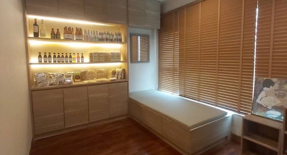 À vendre 3 chambres condo à Yan Nawa, Bangkok
