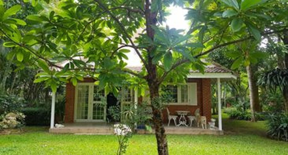 For sale 6 Beds house in Mueang Lamphun, Lamphun