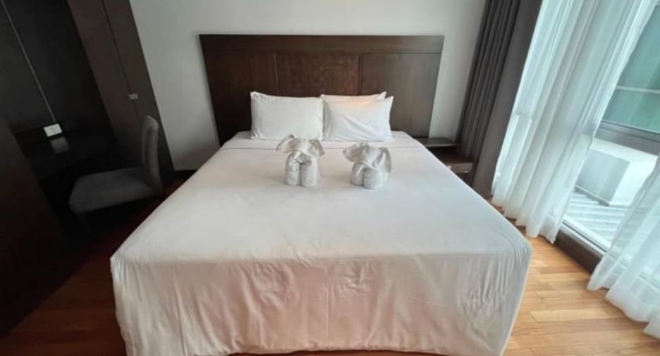 For rent 4 bedrooms condo in Pathum Wan, Bangkok
