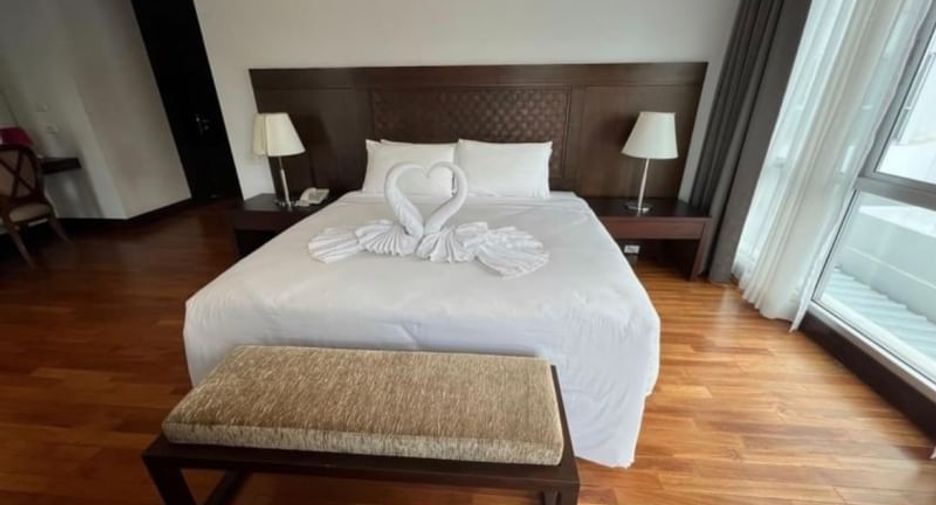 For rent 4 bedrooms condo in Pathum Wan, Bangkok