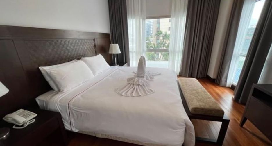 For rent 4 bedrooms condo in Pathum Wan, Bangkok