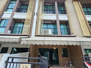 For sale and for rent 3 bed townhouse in Phasi Charoen, Bangkok