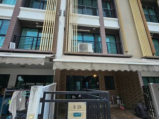 For sale そして for rent 3 Beds townhouse in Phasi Charoen, Bangkok