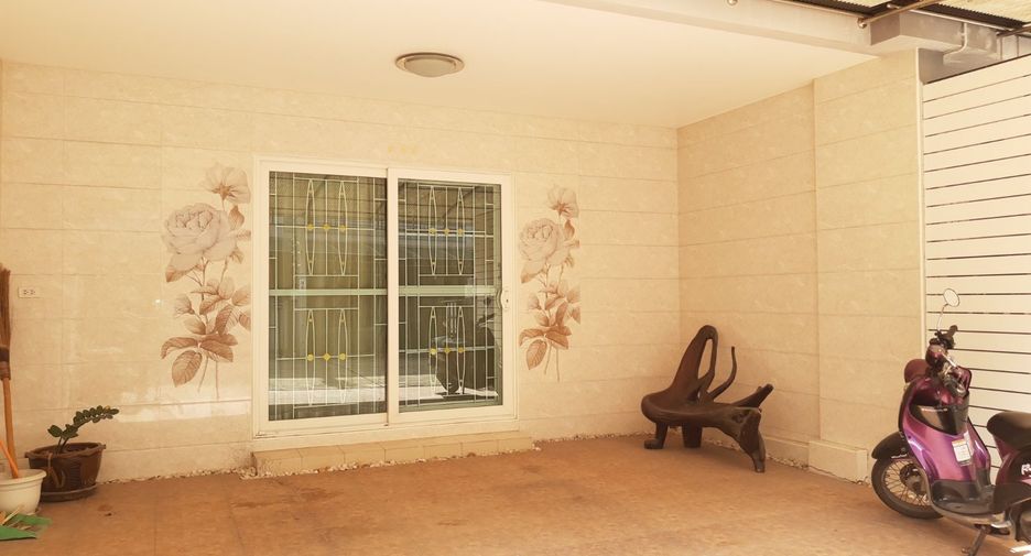 For sale 3 bed townhouse in Pak Kret, Nonthaburi