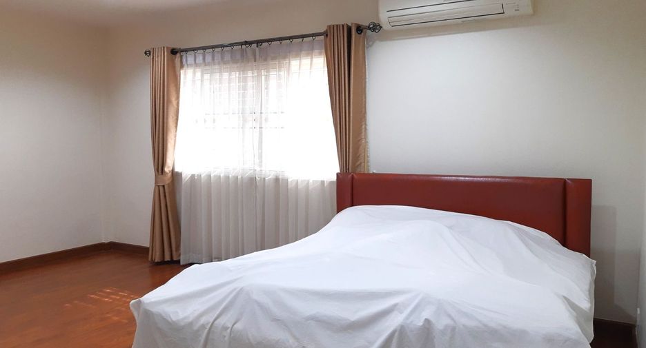 For sale 3 bed townhouse in Pak Kret, Nonthaburi