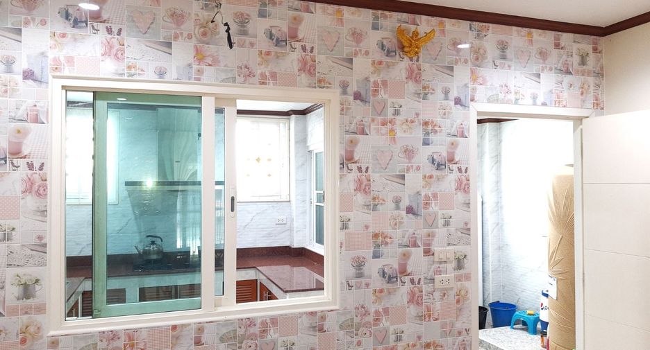 For sale 3 bed townhouse in Pak Kret, Nonthaburi