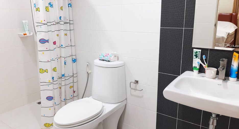 For sale 3 bed townhouse in Pak Kret, Nonthaburi