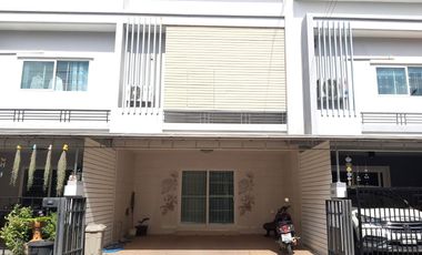 出售 3 卧室 联排别墅 在 Pak Kret, Nonthaburi