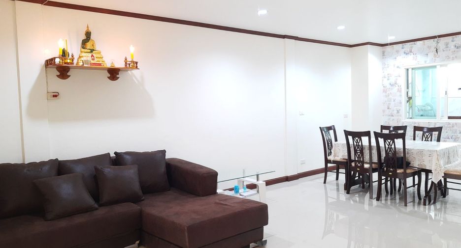 For sale 3 bed townhouse in Pak Kret, Nonthaburi