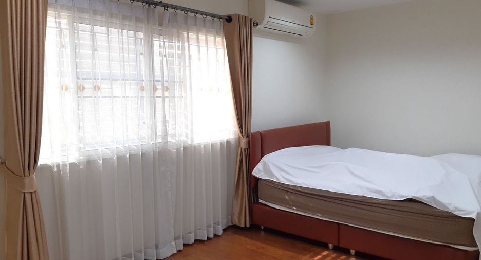For sale 3 bed townhouse in Pak Kret, Nonthaburi