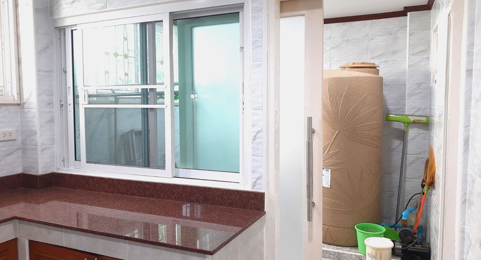For sale 3 bed townhouse in Pak Kret, Nonthaburi