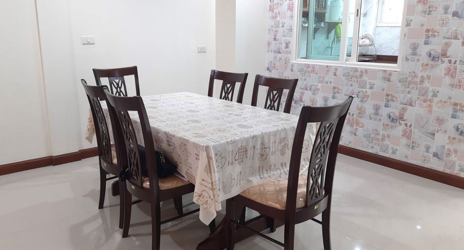 For sale 3 bed townhouse in Pak Kret, Nonthaburi