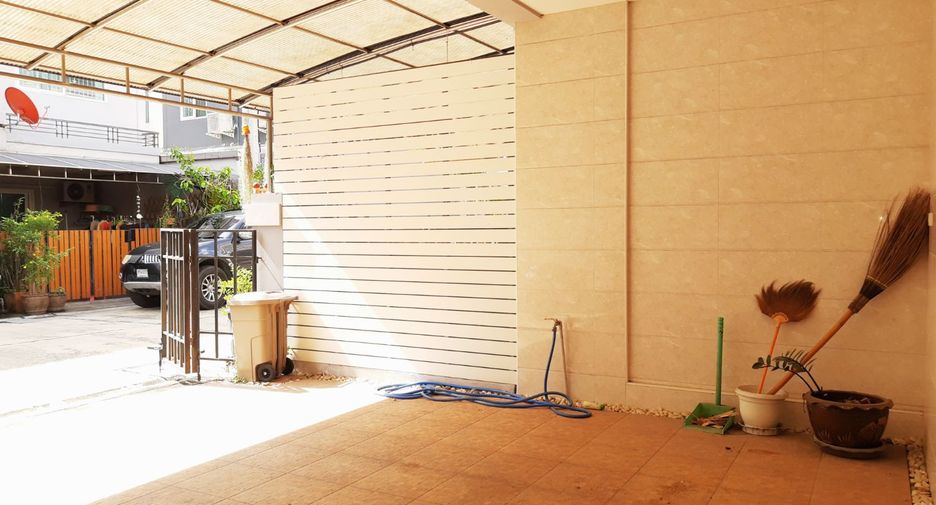 For sale 3 bed townhouse in Pak Kret, Nonthaburi