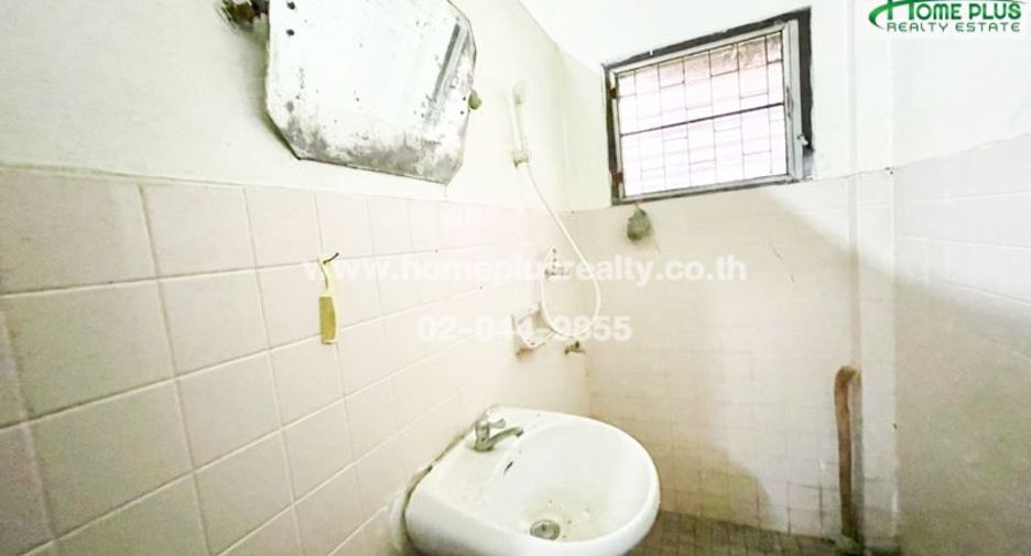 For sale 8 ベッドルーム house in Bueng Kum, Bangkok
